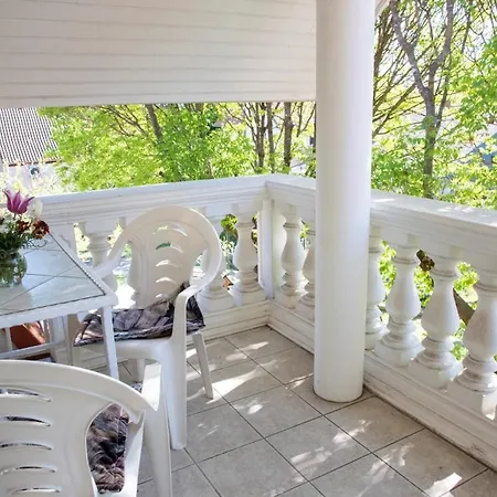 Komaromy Apartament Gyenesdiás